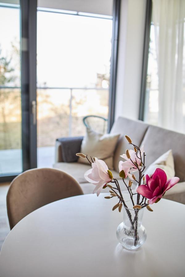 Jantaris Mielno Apartamenty Przy Plazy Экстерьер фото