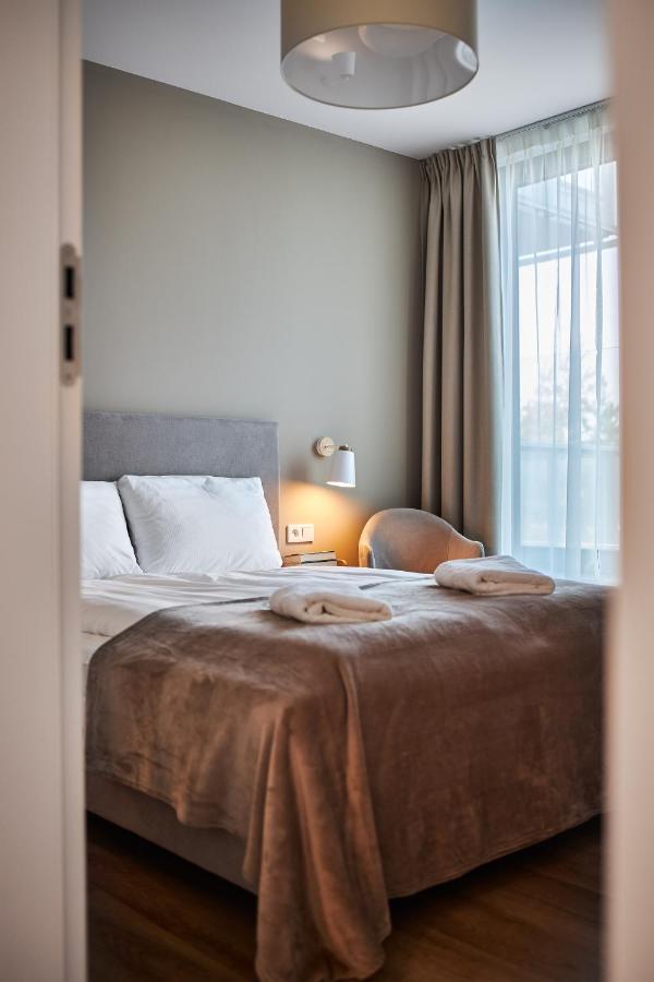 Jantaris Mielno Apartamenty Przy Plazy Экстерьер фото